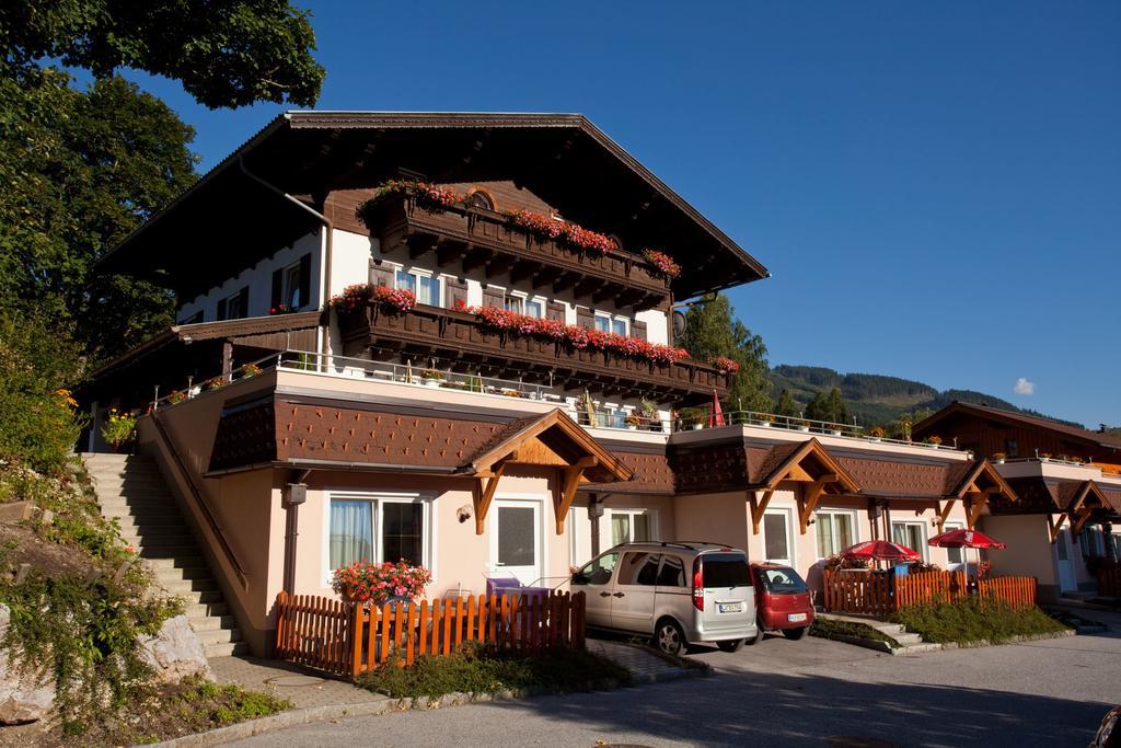 Ferienwohnung Familiengästehaus Ingrid Sankt Martin am Tennengebirge Exterior foto