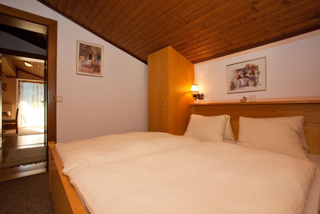 Familiengästehaus Ingrid Sankt Martin am Tennengebirge Zimmer foto
