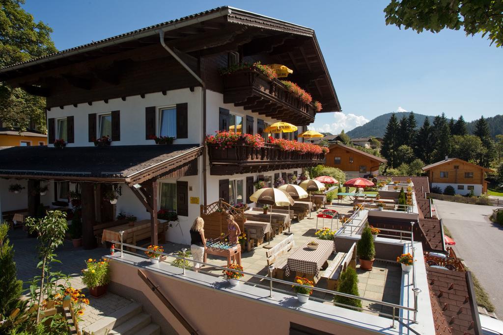 Ferienwohnung Familiengästehaus Ingrid Sankt Martin am Tennengebirge Exterior foto