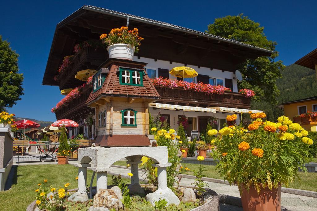 Ferienwohnung Familiengästehaus Ingrid Sankt Martin am Tennengebirge Exterior foto