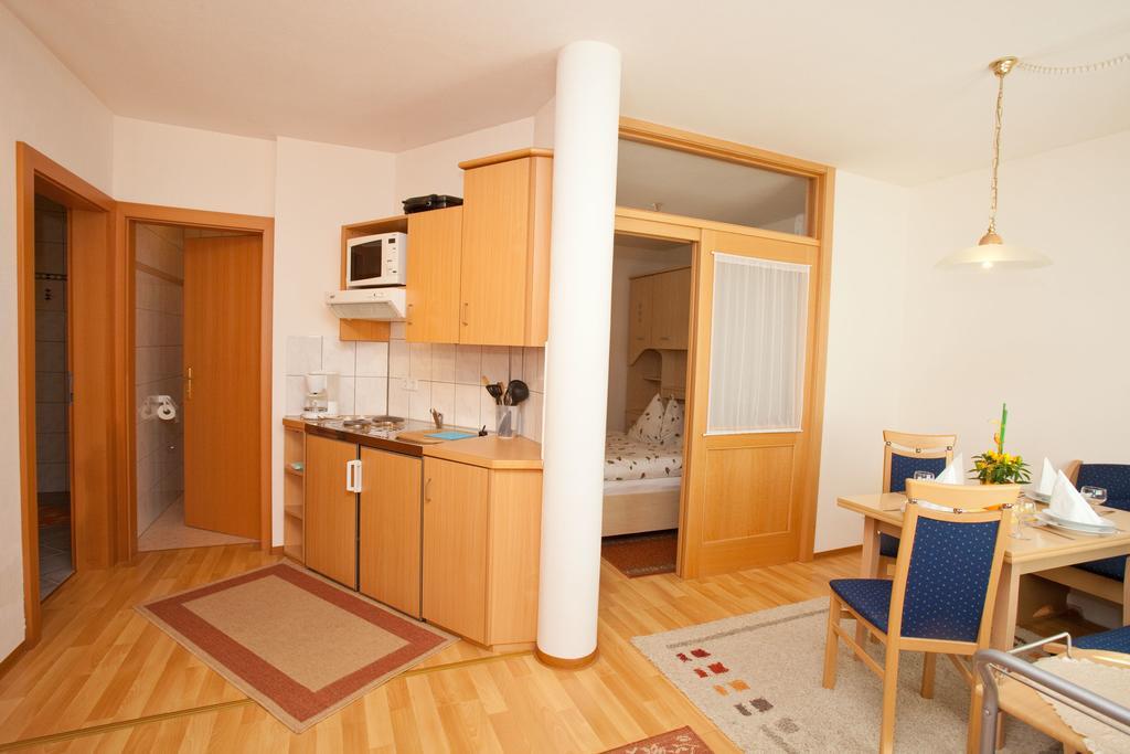 Familiengästehaus Ingrid Sankt Martin am Tennengebirge Zimmer foto
